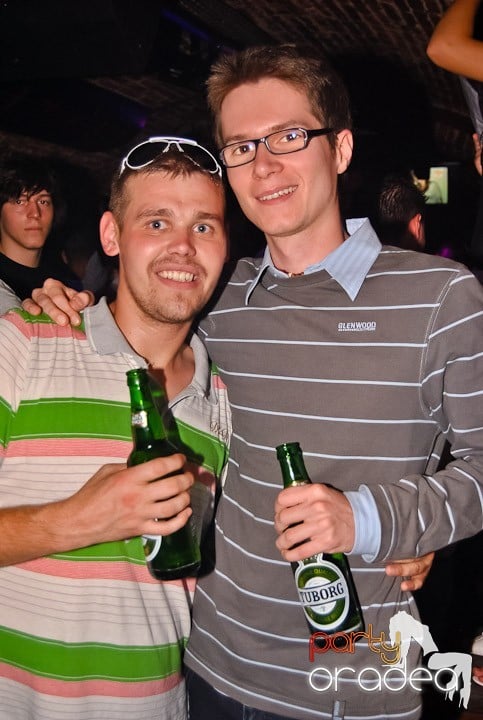 Voie bună în Escape Club, 