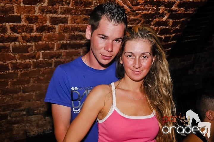 Voie bună în Escape Club, 