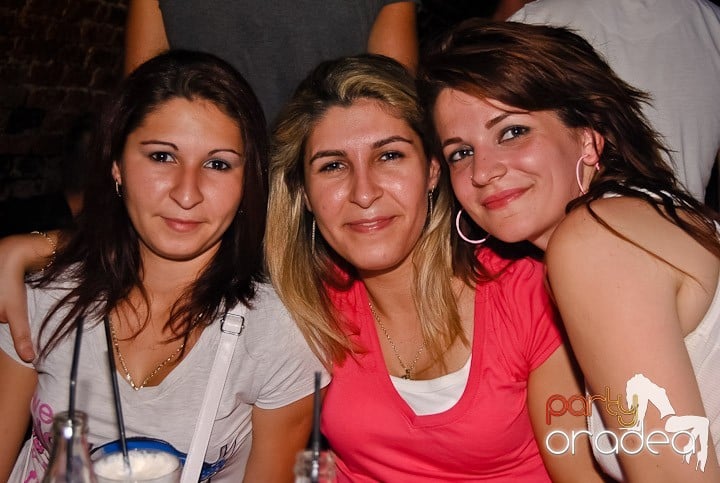 Voie bună în Escape Club, 