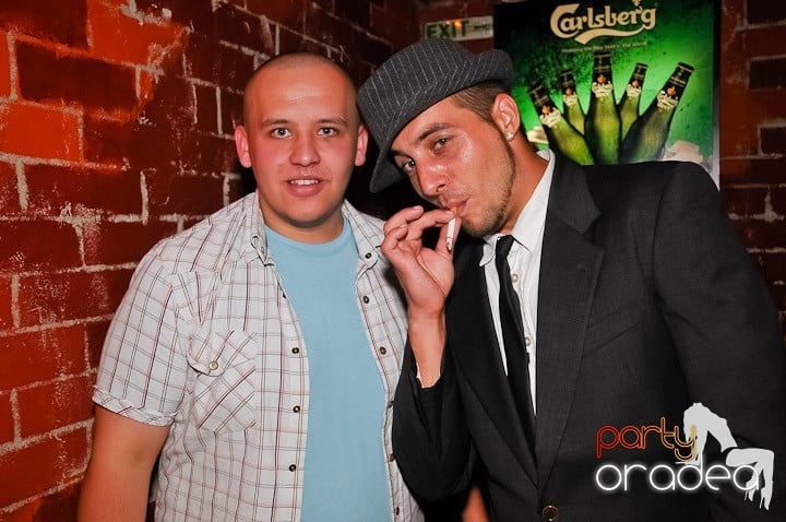 Voie bună în Escape Club, 