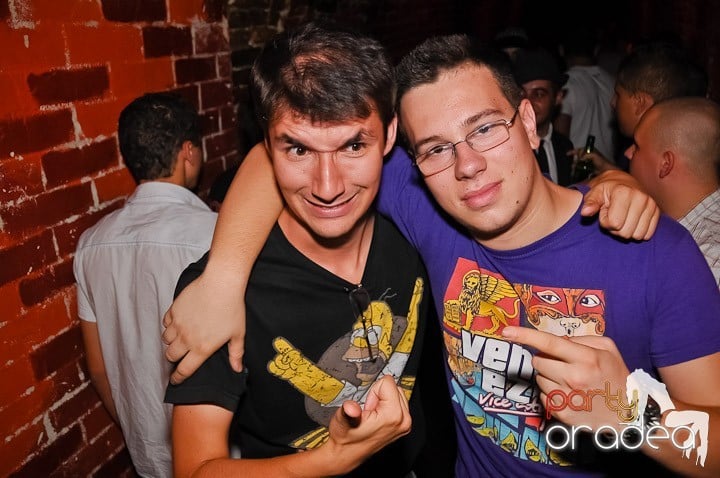 Voie bună în Escape Club, 