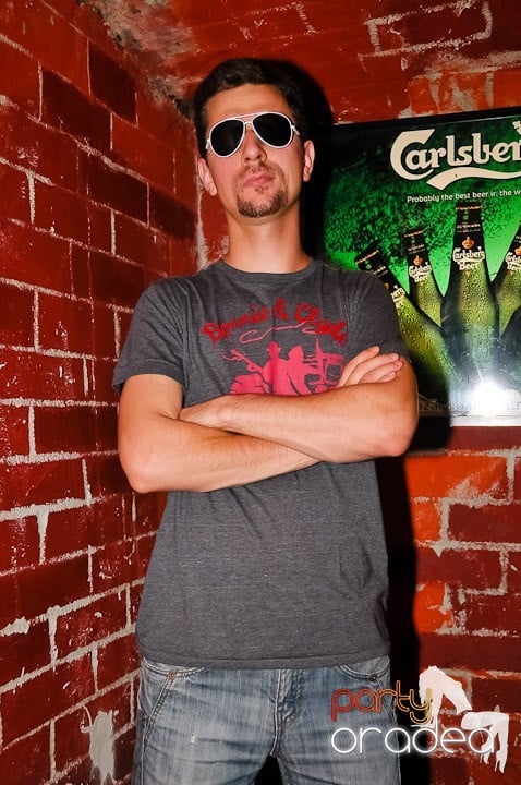 Voie bună în Escape Club, 