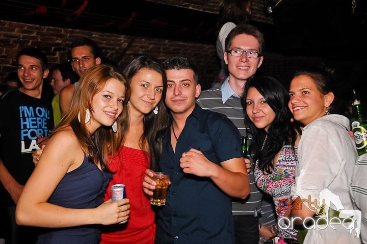 Voie bună în Escape Club, 