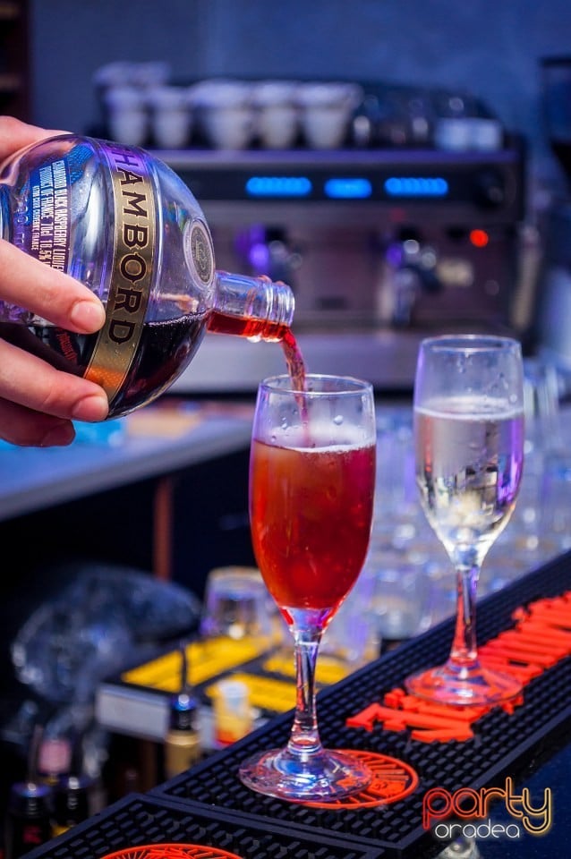 Voie bună în Icon Caffe, Icon Caffe