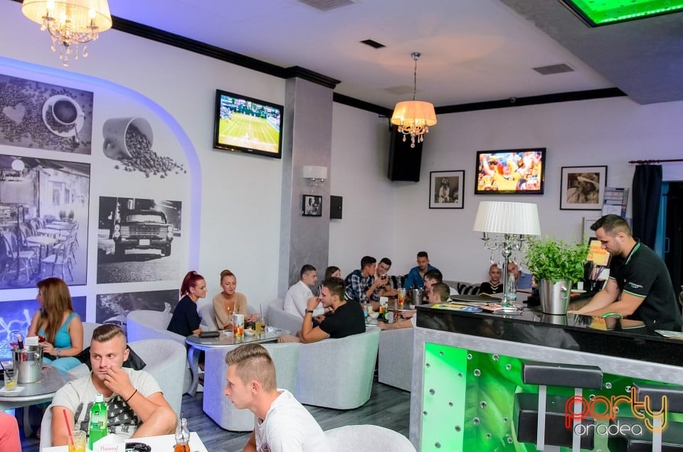 Voie bună în Icon Caffe, Icon Caffe