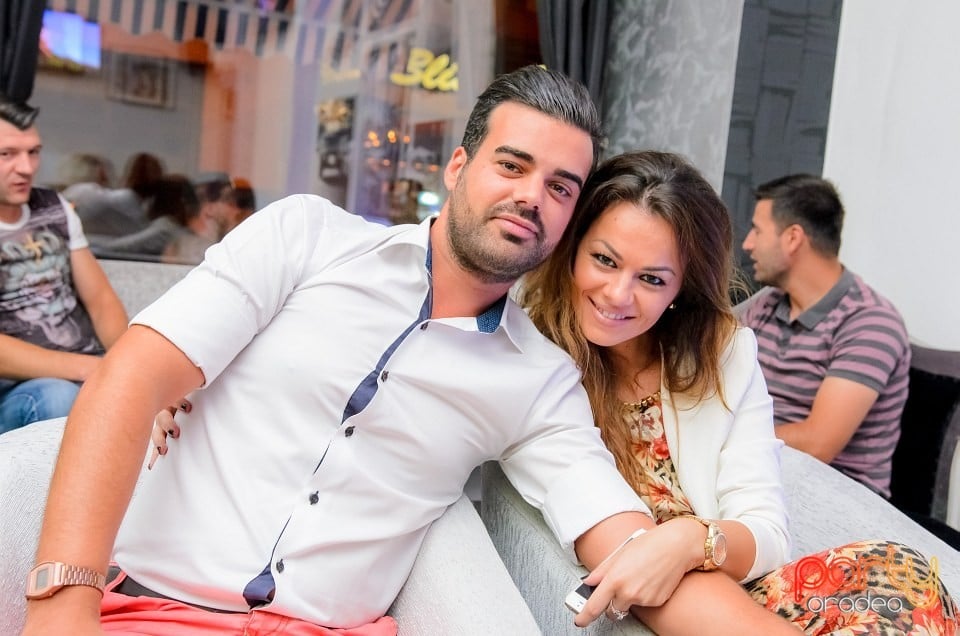 Voie bună în Icon Caffe, Icon Caffe