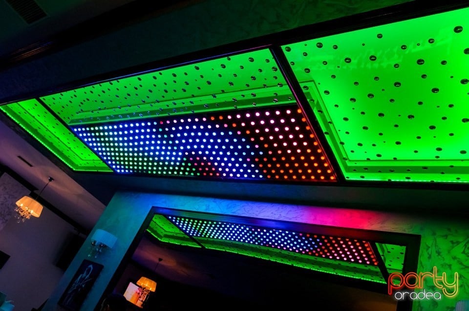 Voie bună în Icon Caffe, Icon Caffe