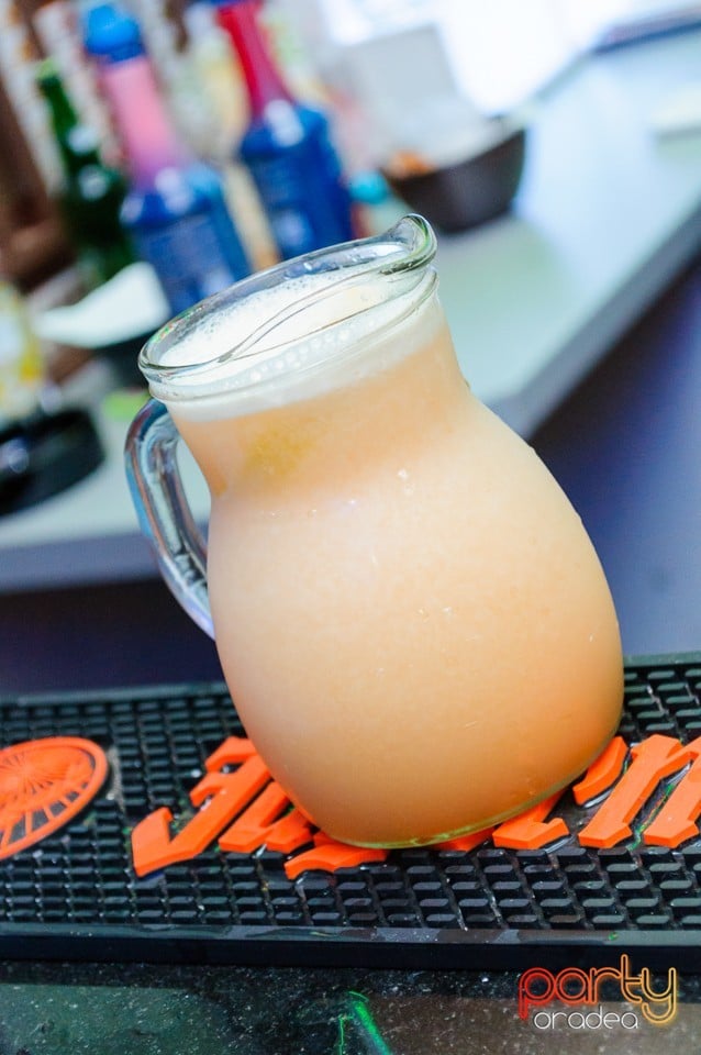 Voie bună în Icon Caffe, Icon Caffe