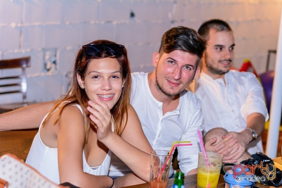 Voie bună la Bodega, Bodega