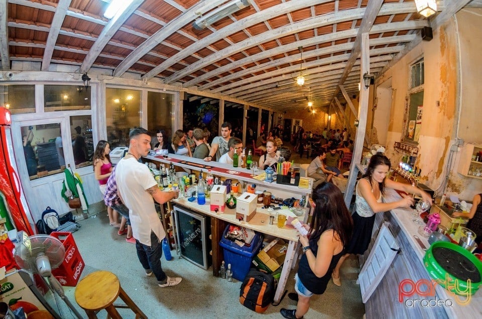 Voie bună la Bodega, Bodega
