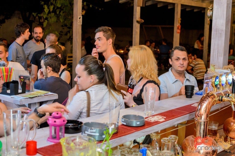 Voie bună la Bodega, Bodega