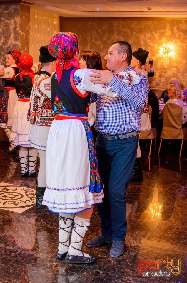 Voie bună la Hotel Internaţional, Hotel Internaţional