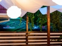 Voie bună la Vine Summer Garden & Grill