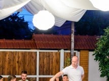 Voie bună la Vine Summer Garden & Grill