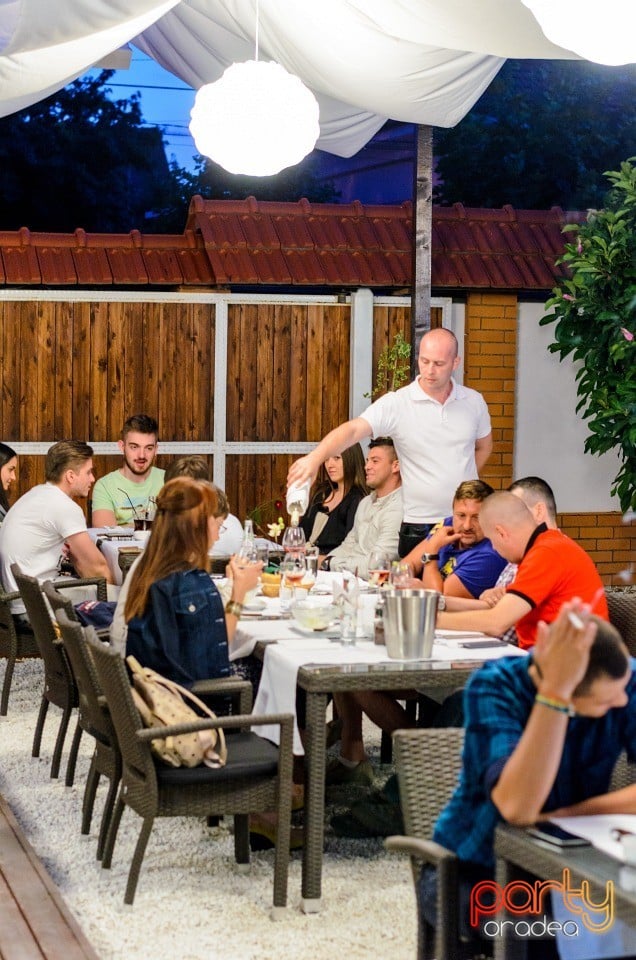 Voie bună la Vine Summer Garden & Grill, Vine Summer Garden & Grill
