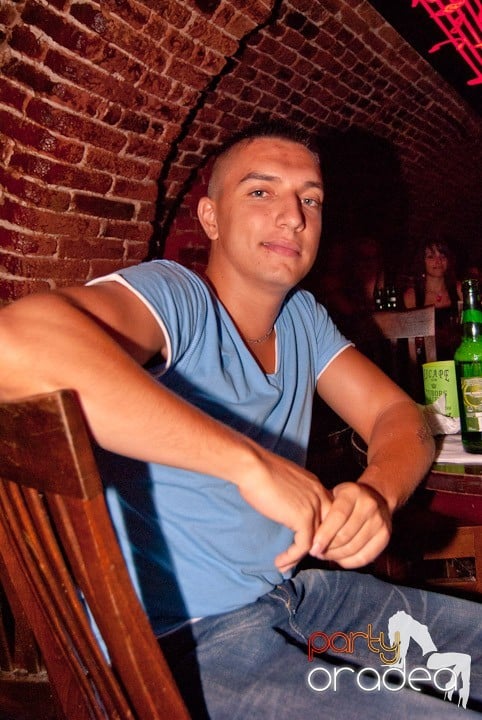 Voie bună, miercuri în Club Escape, 