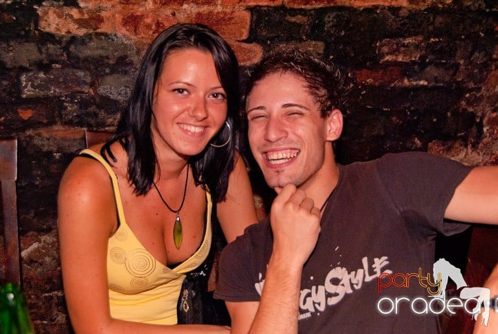 Voie bună, miercuri în Club Escape, 