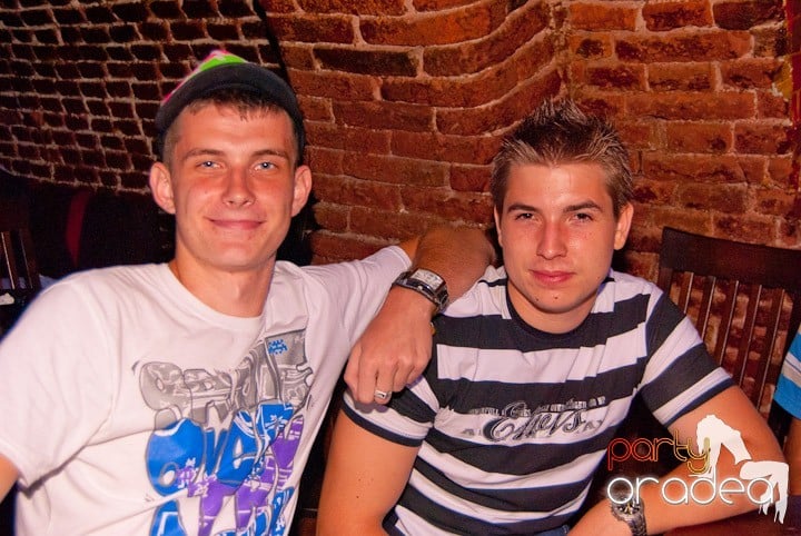 Voie bună, miercuri în Club Escape, 