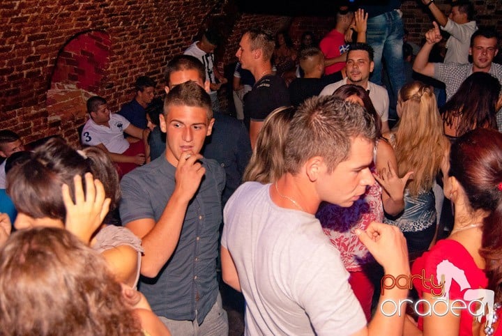 Voie bună, miercuri în Club Escape, 