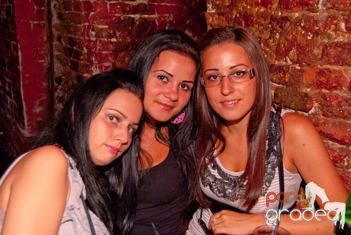 Voie bună, miercuri în Club Escape, 