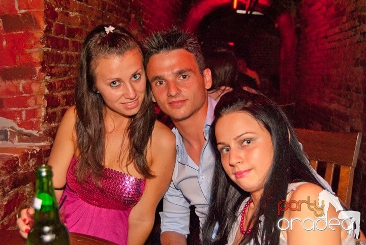 Voie bună, miercuri în Club Escape, 