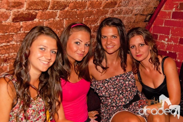 Voie bună, miercuri în Club Escape, 