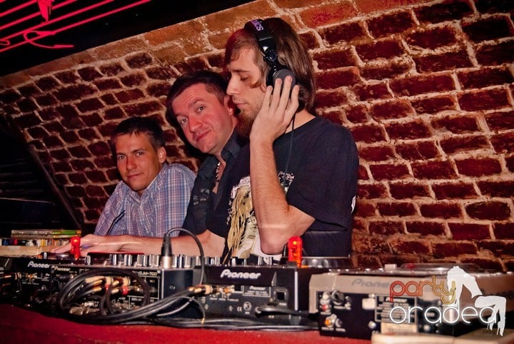 Voie bună, miercuri în Club Escape, 