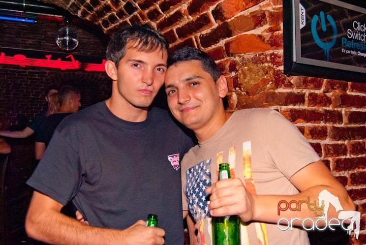 Voie bună, miercuri în Club Escape, 