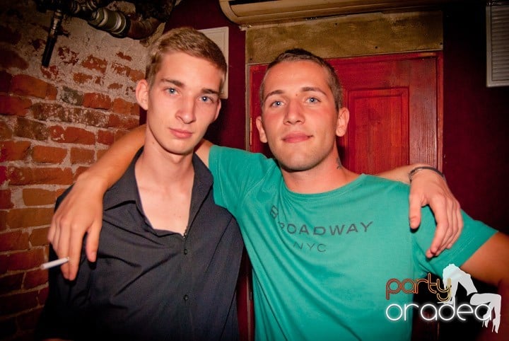 Voie bună, miercuri în Club Escape, 