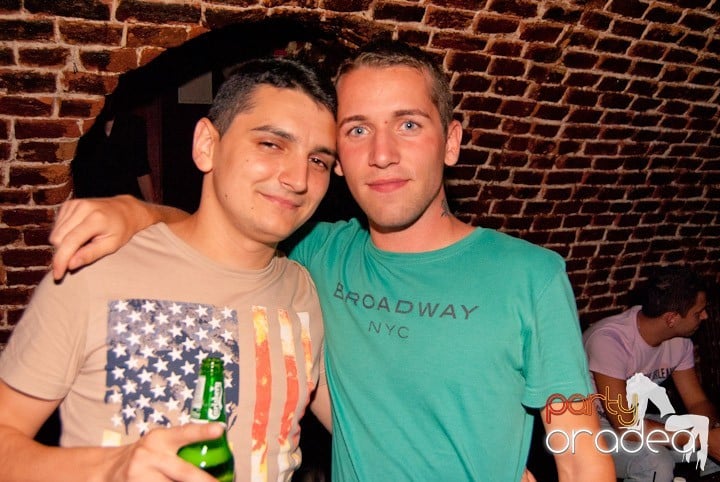 Voie bună, miercuri în Club Escape, 