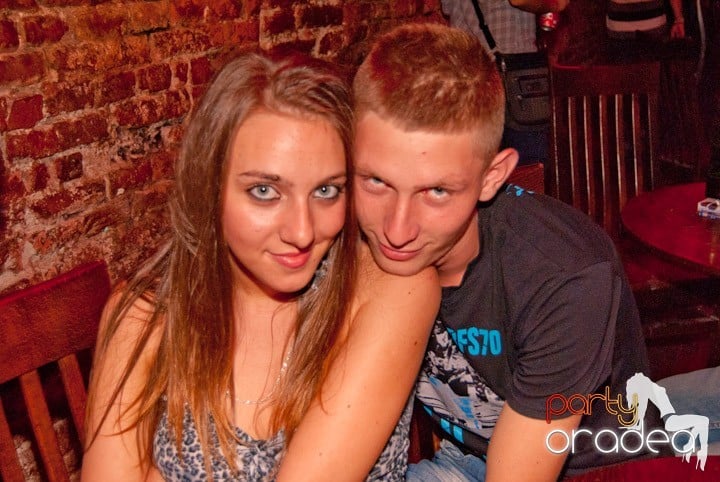 Voie bună, miercuri în Club Escape, 