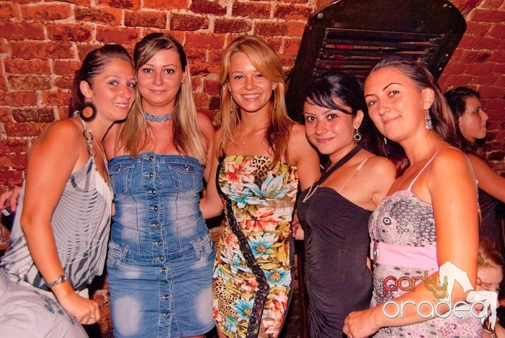 Voie bună, miercuri în Club Escape, 