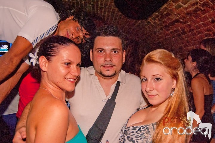 Voie bună, miercuri în Club Escape, 