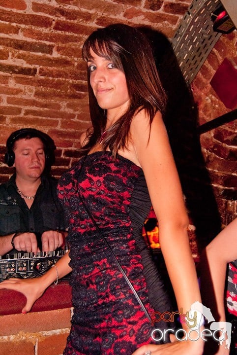 Voie bună, miercuri în Club Escape, 