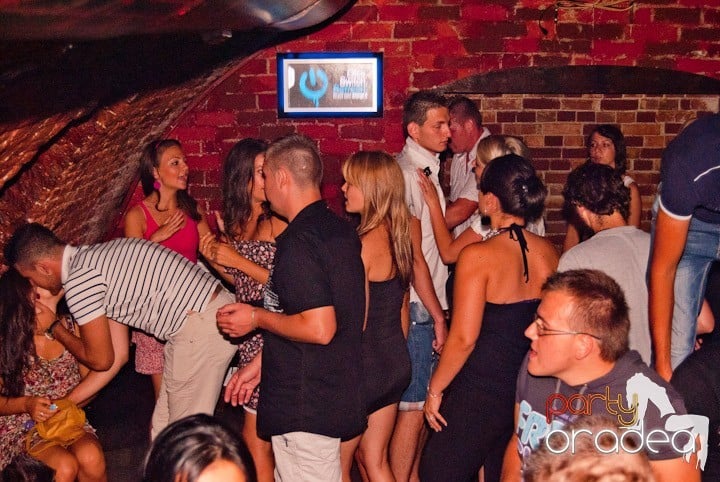 Voie bună, miercuri în Club Escape, 