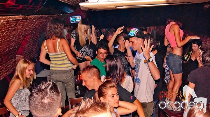 Voie bună, miercuri în Club Escape, 