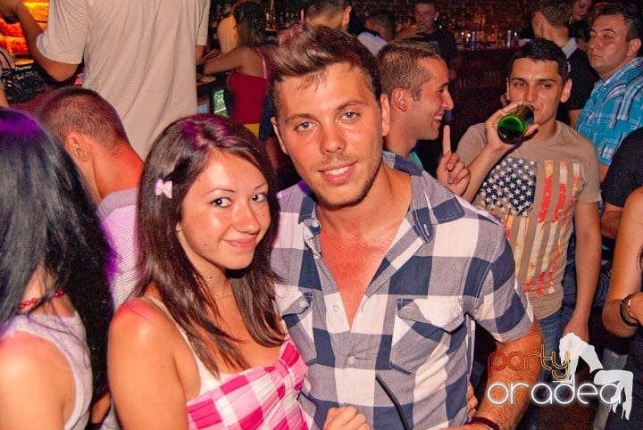 Voie bună, miercuri în Club Escape, 