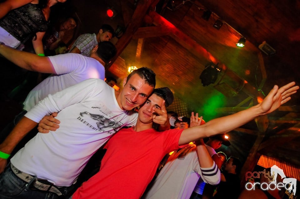 VV Attila şi VV Olivér în Disco Faház, 