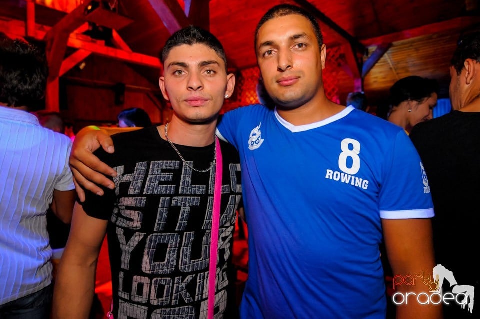 VV Attila şi VV Olivér în Disco Faház, 