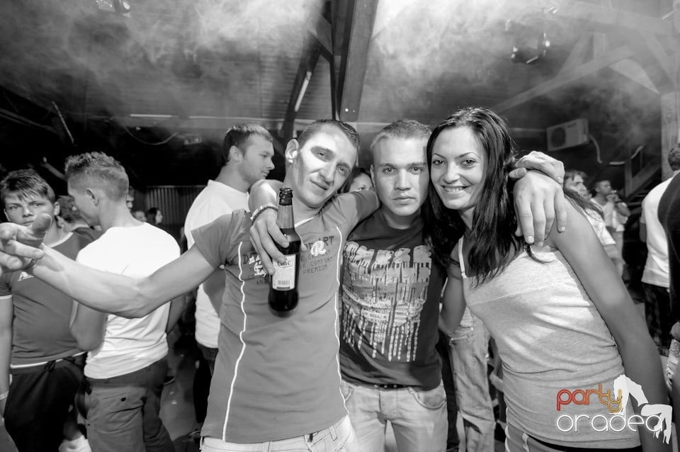 VV Attila şi VV Olivér în Disco Faház, 