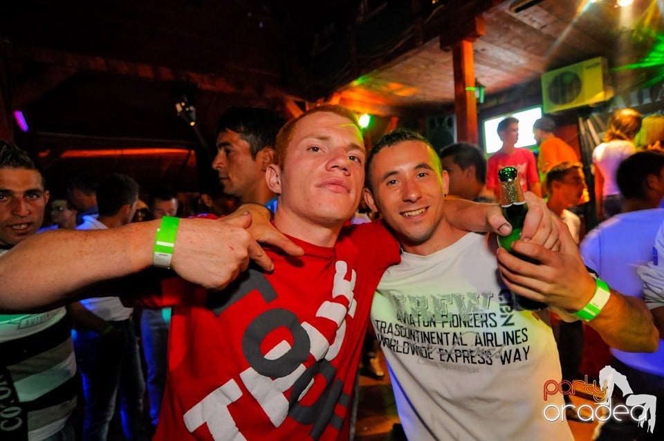 VV Attila şi VV Olivér în Disco Faház, 