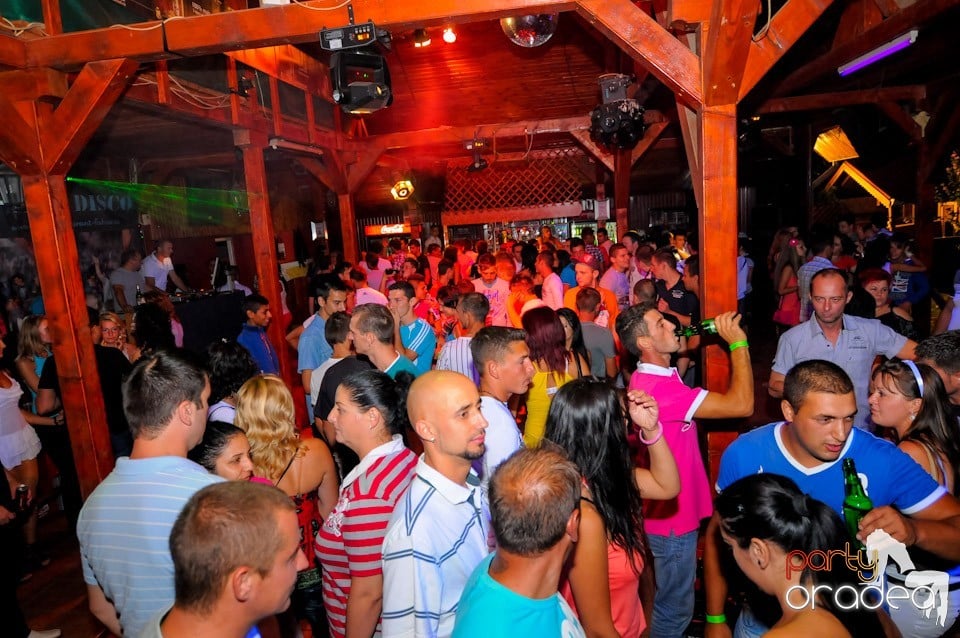 VV Attila şi VV Olivér în Disco Faház, 