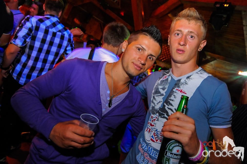 VV Attila şi VV Olivér în Disco Faház, 