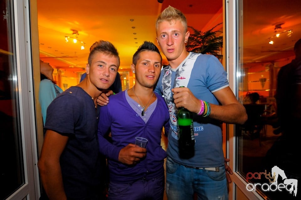 VV Attila şi VV Olivér în Disco Faház, 