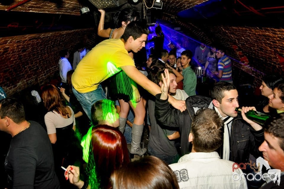 We Like to Party în Club Escape, 