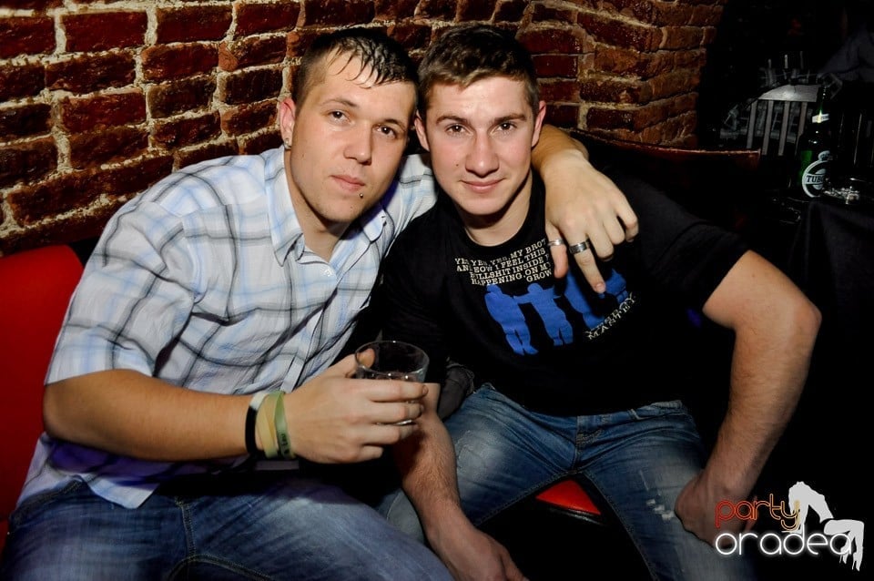 We Like to Party în Club Escape, 