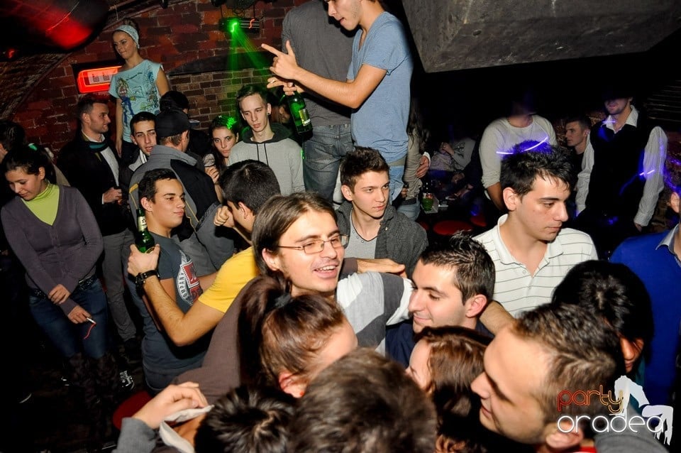 We Like to Party în Club Escape, 