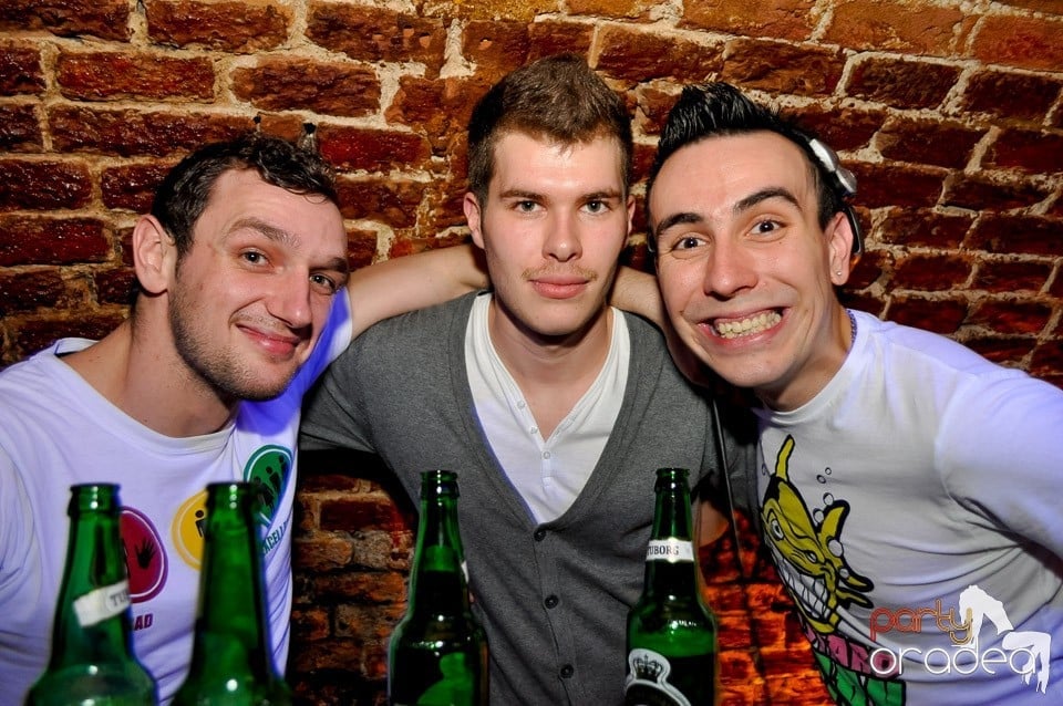 We Like to Party în Club Escape, 