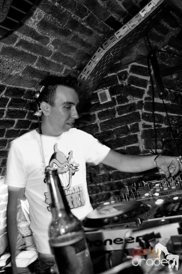 We Like to Party în Club Escape, 