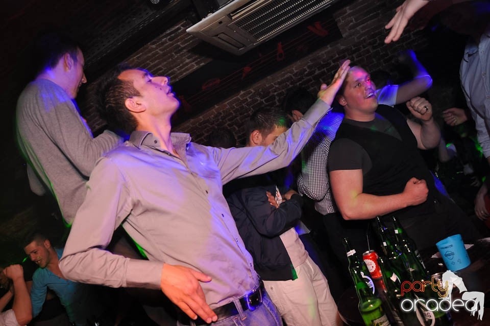 Wednesday party în Escape, 